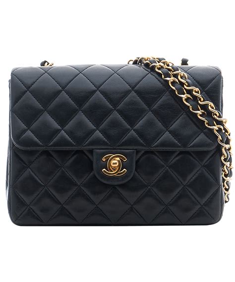 chanel black and white quilted bag